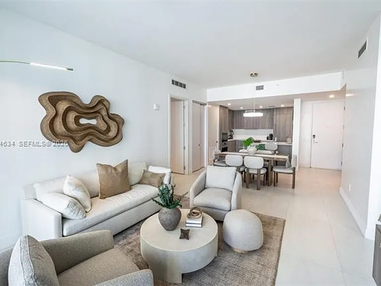 17550 Collins Ave #CU-703 — Photo 29