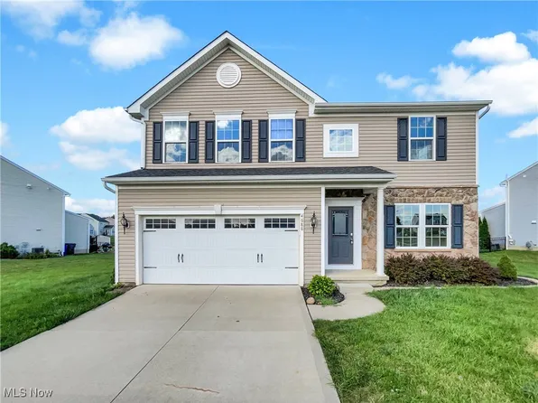 4688 Briar Hill Dr, Ravenna, OH 44266