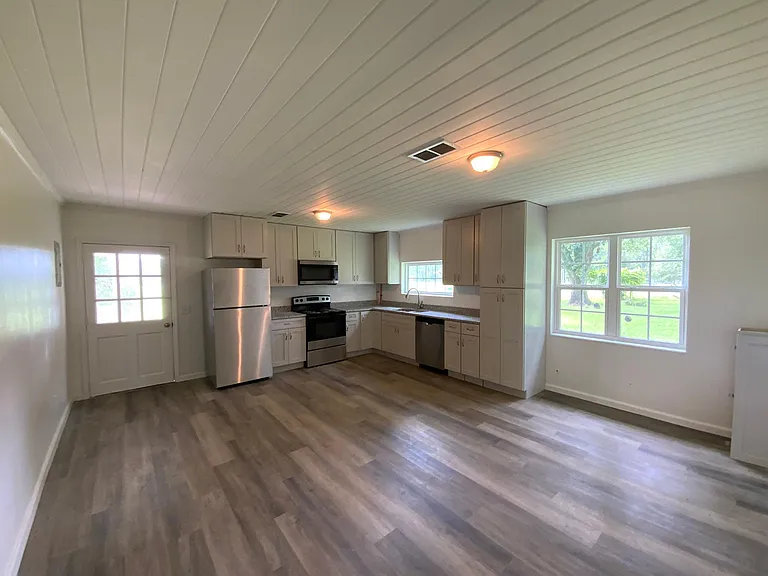 12818 Barwick Rd — Photo 13