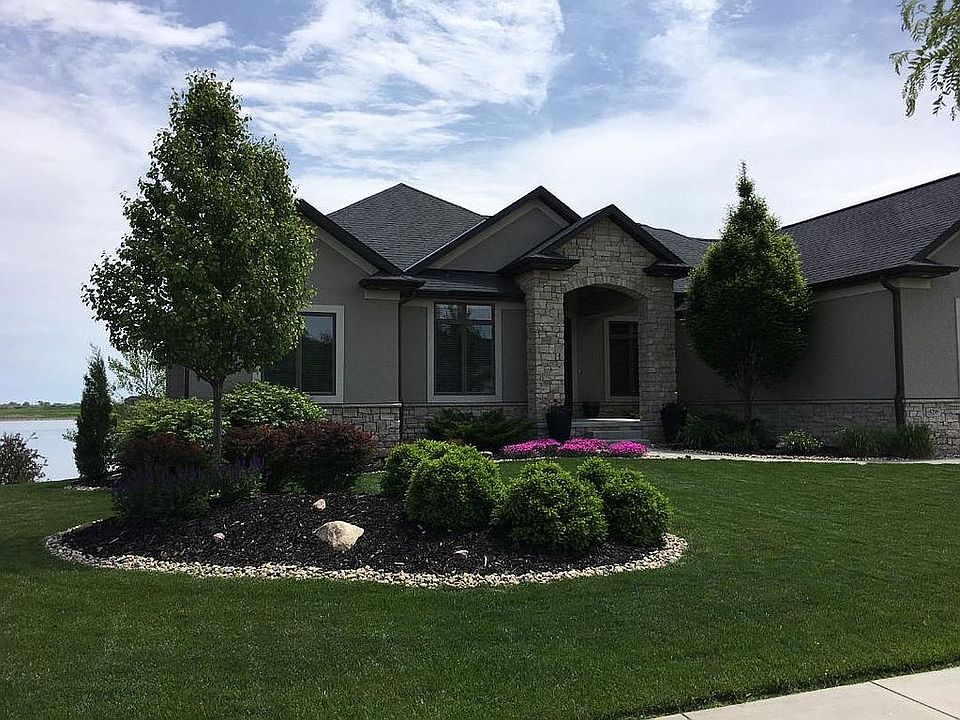 1st image of 520 N 100th St