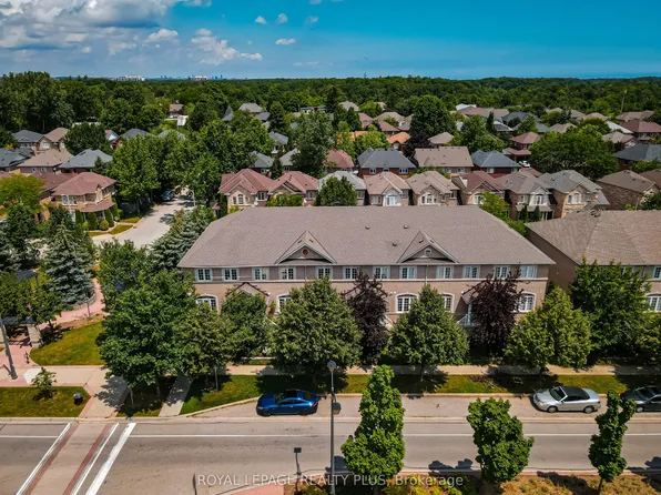 2333 Sutton Dr, Burlington, ON L7L 6Y9