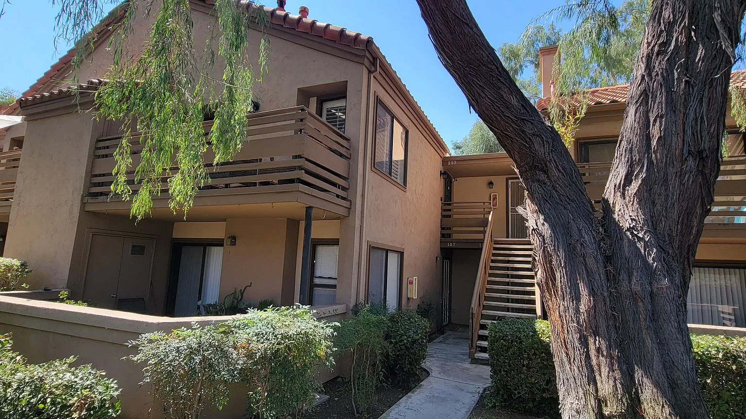 Modern + Upgraded 1 Bed, 1 Bath Upstairs Unit in Scripps Ranch — Photo 1