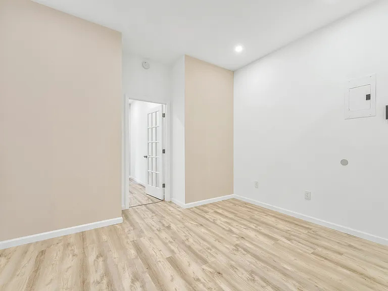 1670 1st Ave #4N — Photo 5