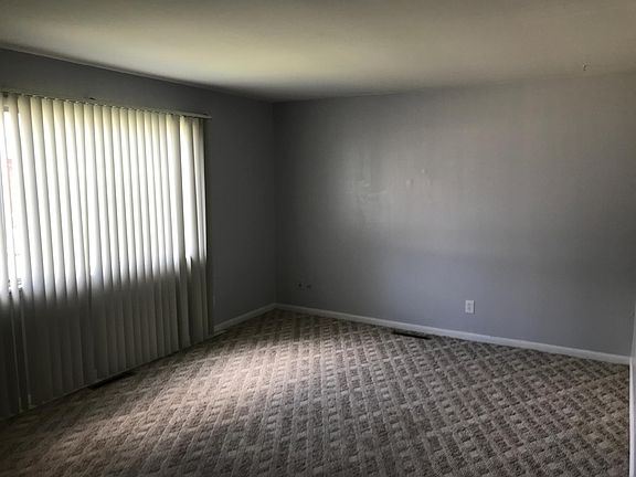 4th image of 111 Lewis Ave