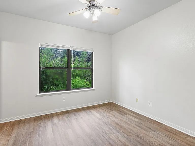 1103 Advance St — Photo 20