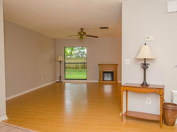 5th image of 7814 Capwood Ave