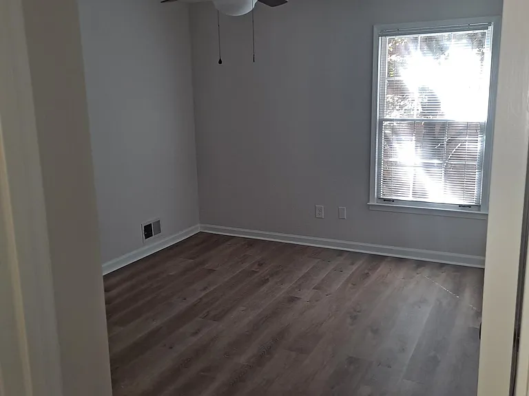 7404 Saint Charles Sq — Photo 15