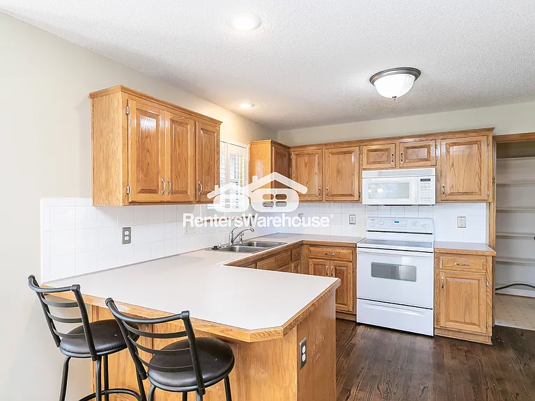 804 Stratford Dr — Photo 12
