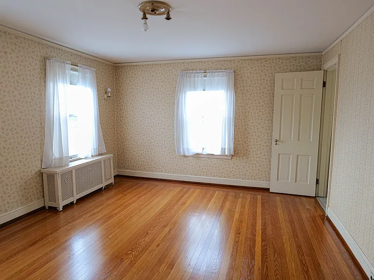 36 Underwood St #1 — Photo 8