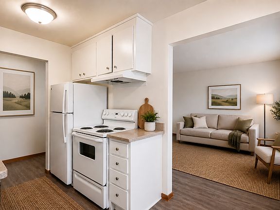 2nd image of 476 75th Ave NE APT 9