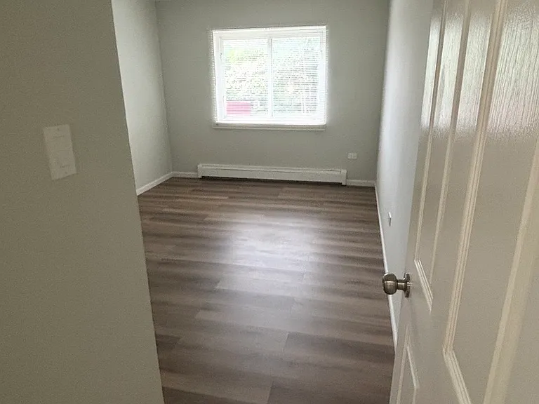 555 Deepwoods Dr #2E — Photo 3