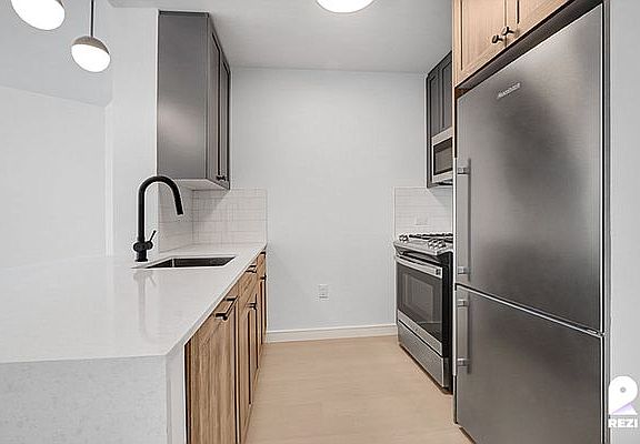 4th image of 3620 Steinway St APT 503