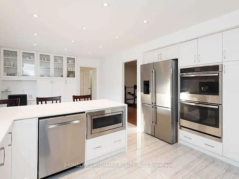 32 Elmvale Blvd — Photo 11