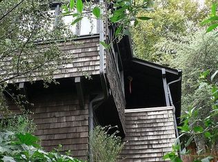 2608 Wallace St, Oakland, CA 94606