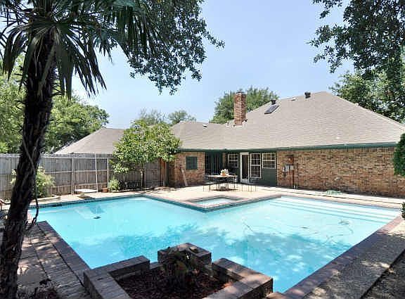 2nd image of 3428 Lynbrook Dr