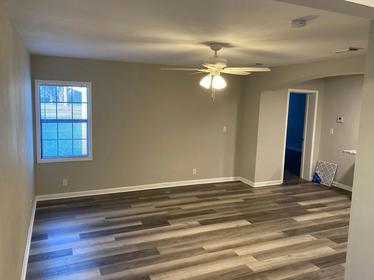 1 bed, 900 sqft, $1,125 — Photo 4