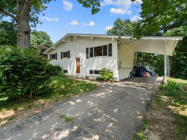 14 Richard Rd, Medway, MA 02053
