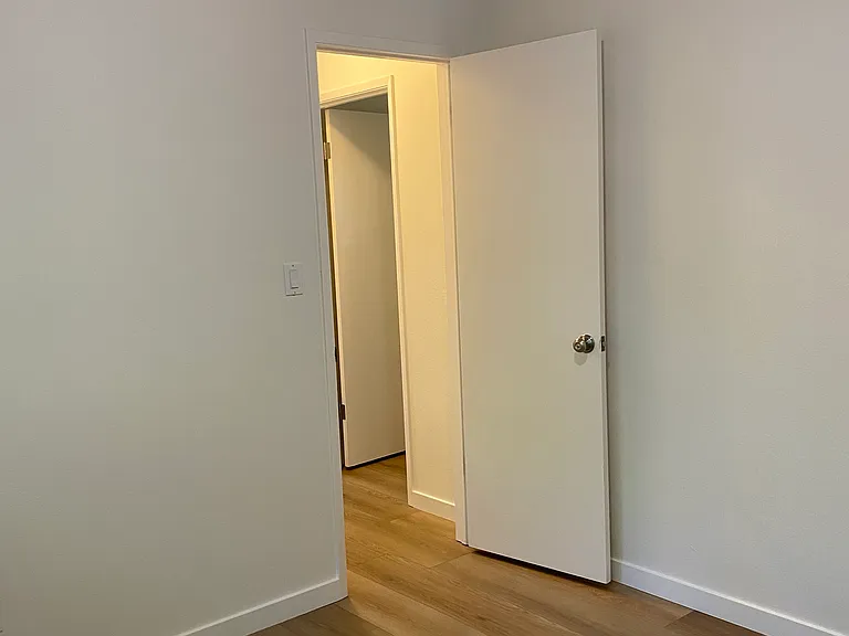 1002 Creekside Ct — Photo 11