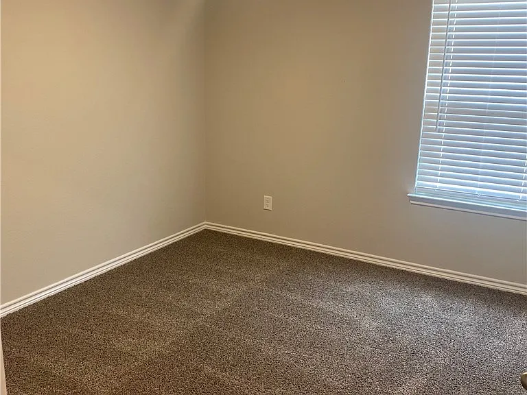 1110 Kennesaw Dr — Photo 10