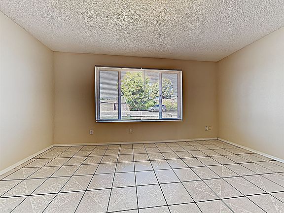 4th image of 8407 N 51st Dr
