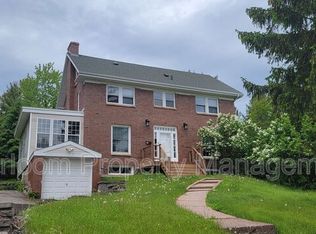 2711 E 8th St, Duluth, MN 55812