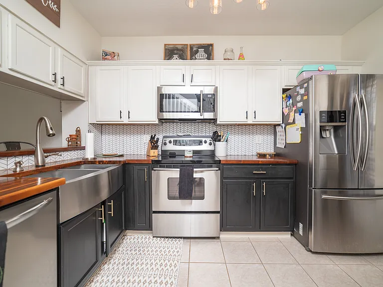 10061 Lone Cypress St — Photo 8