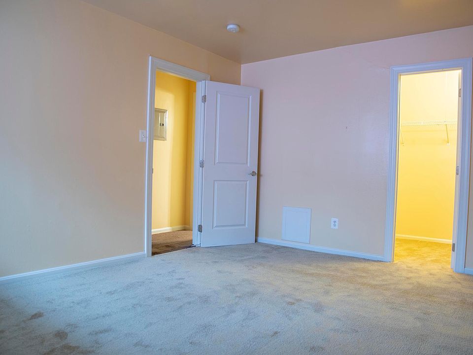 Bedroom with walk in closet