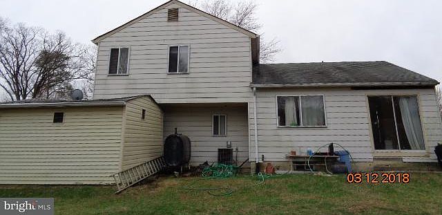 2nd image of 901 Tuckaway Ter