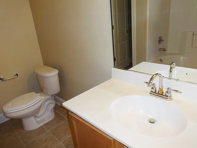 425 Equinox Cir — Photo 3