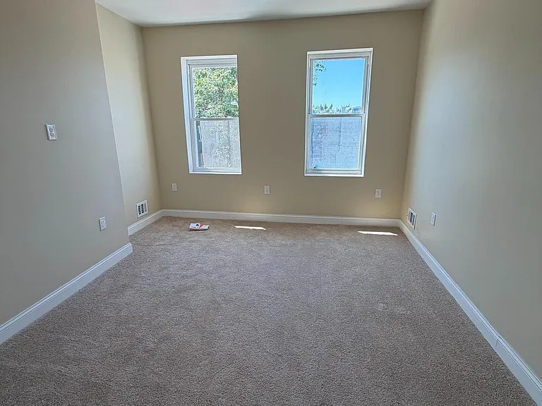 1904 E Lanvale St — Photo 8