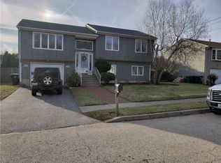 51 Eastgate Dr, Warwick, RI 02886