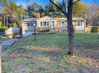 25 Surrey Dr, Plymouth, MA 02360