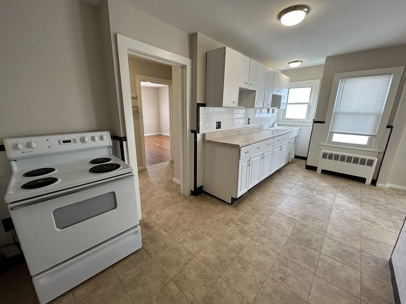 2 Ureco Terrace - 2R — Photo 3