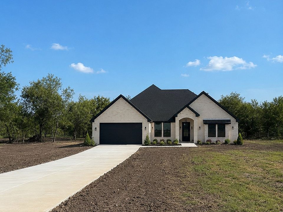 1st image of 205 Cool Springs Cir