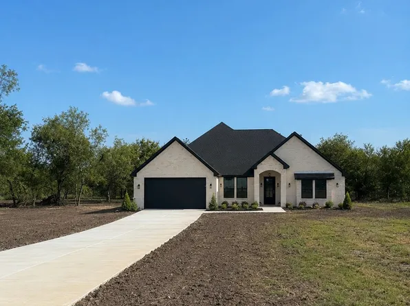 205 Cool Springs Cir, Corsicana, TX 75110