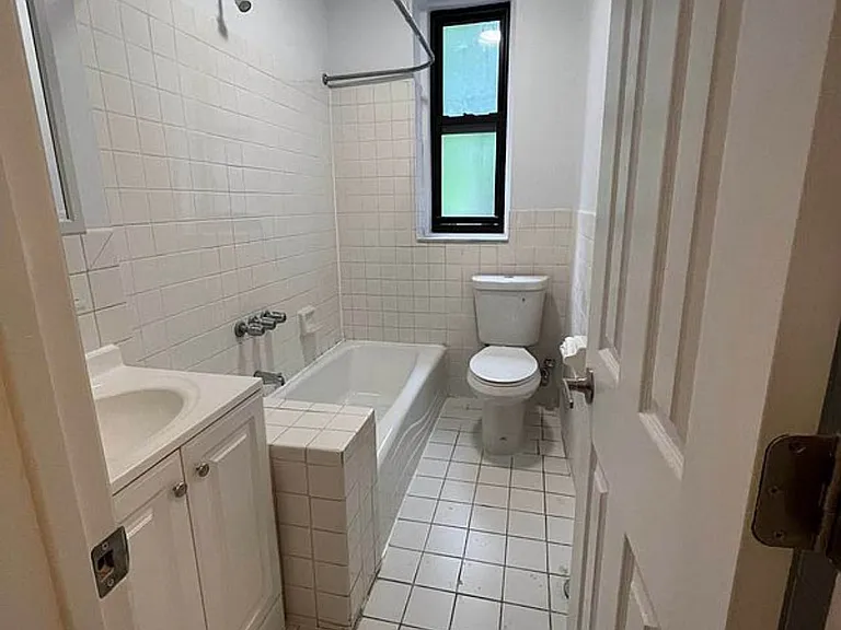 7811 Kew Forest Ln #2DA — Photo 10
