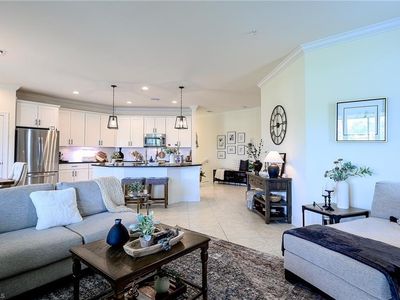 15153 Palmer Lake CIR #201, Naples, FL, 34109