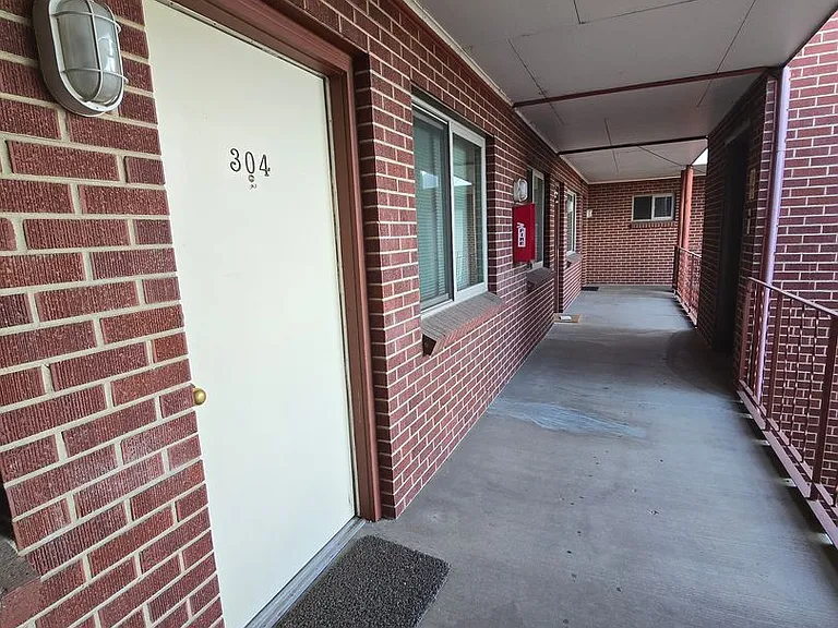 2845 Broadway Street — Photo 12