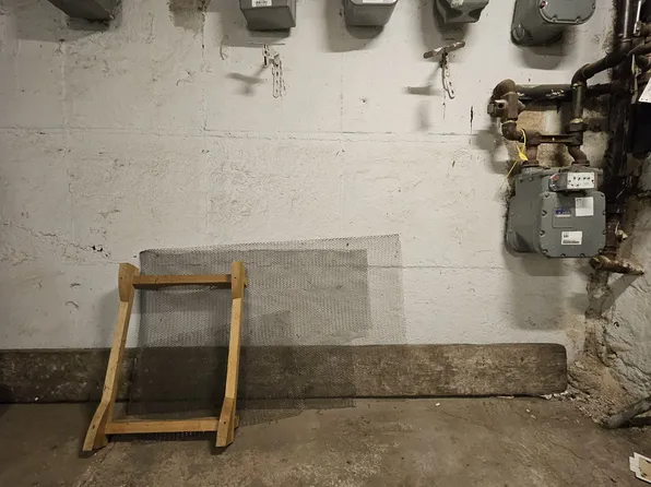 2159 East 2nd Street image 13 of 14