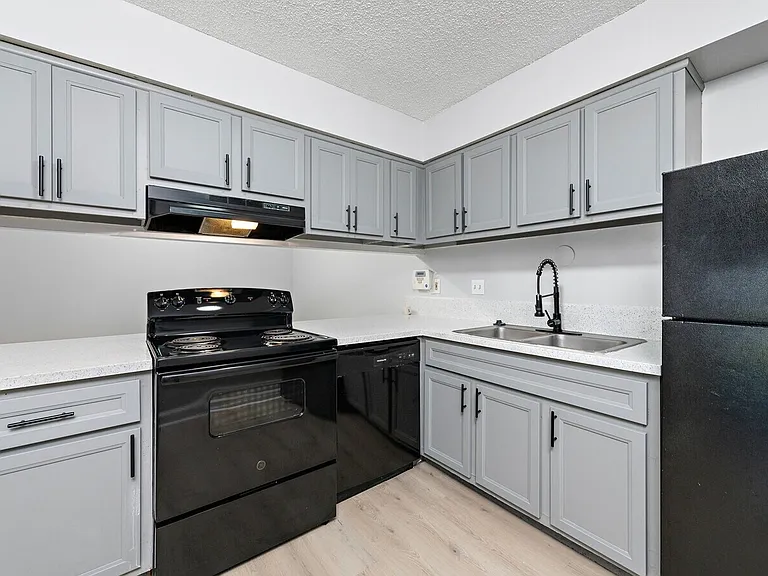 Meadowood Apartments — Photo 7