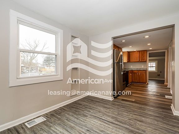 185747_005_dining_room_5.jpg