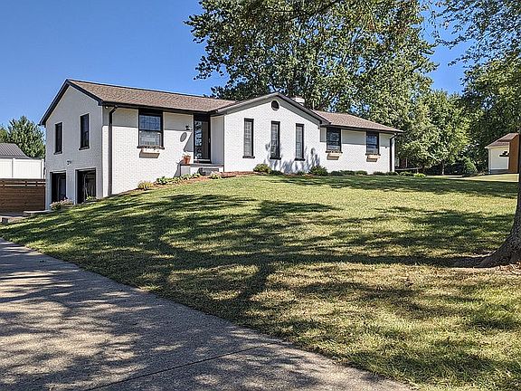 4th image of 5971 Saint Pauls Dr