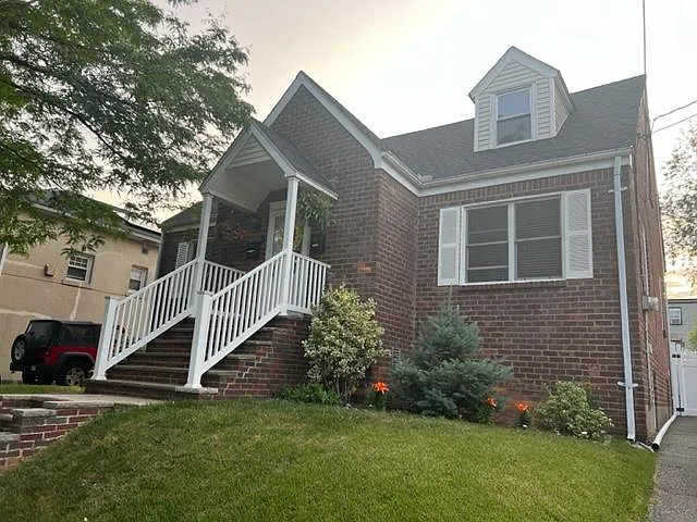 Building Photo - 85 Burns Ave #2