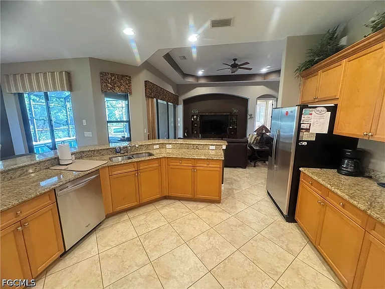 11848 Rosalinda Ct — Photo 15