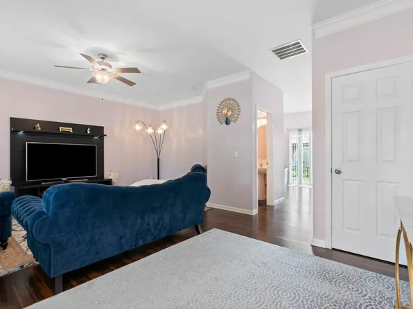 465 Cunningham Ln, Lexington, KY 40508