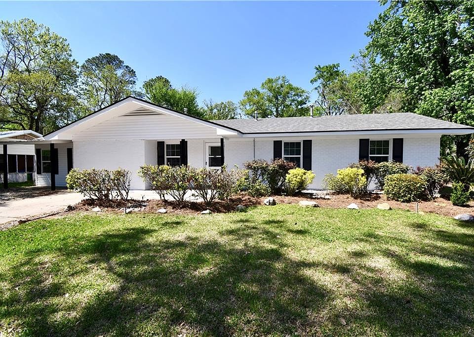 1st image of 2818 Woodlawn Dr
