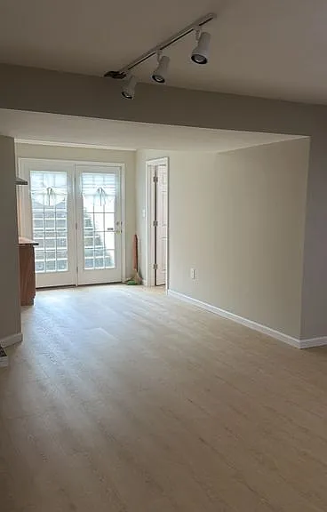 17673 Avenel Ln — Photo 10