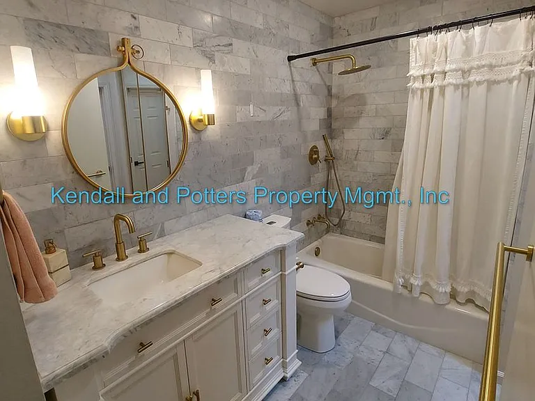 1121 Sutherland Ln #1 — Photo 12