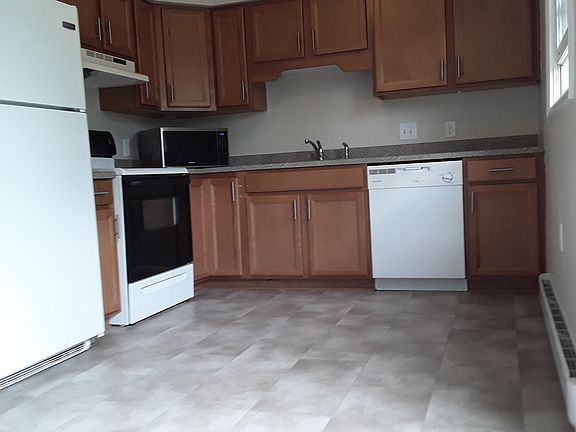 5th image of 103 Fernwood Ct #103