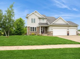 1225 Lyle Murphy Dr, Carlisle, IA 50047